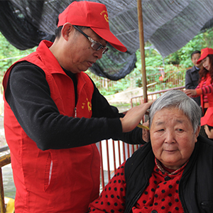 &ldquo;帮助别人快乐自己&rdquo;唐洋