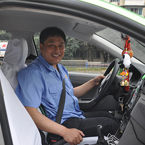 &ldquo;爱管闲事儿的好的哥&rdquo;黄忠兵