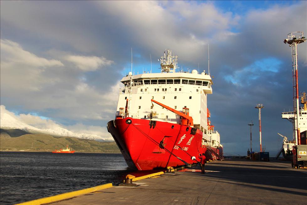 &ldquo;雪龙&rdquo;号离开乌斯怀亚驶向南极(高清)