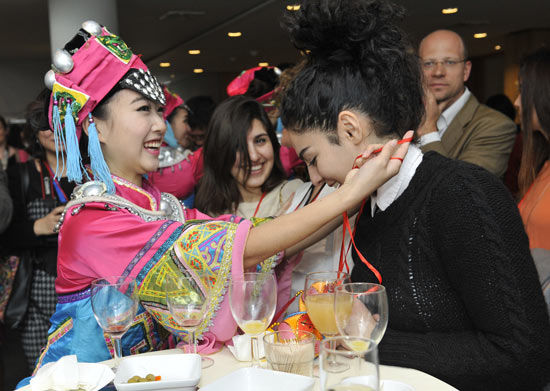 &ldquo;欢乐春节&rdquo;走近海外民众 带去中国年味