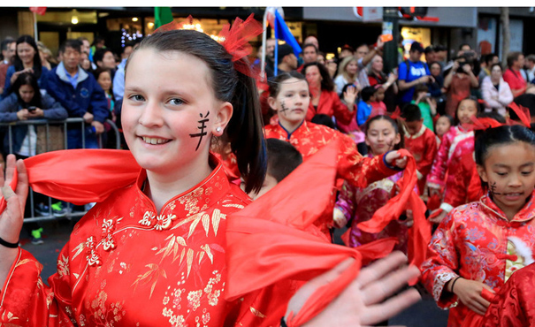 美国旧金山举办盛大春节巡游活动