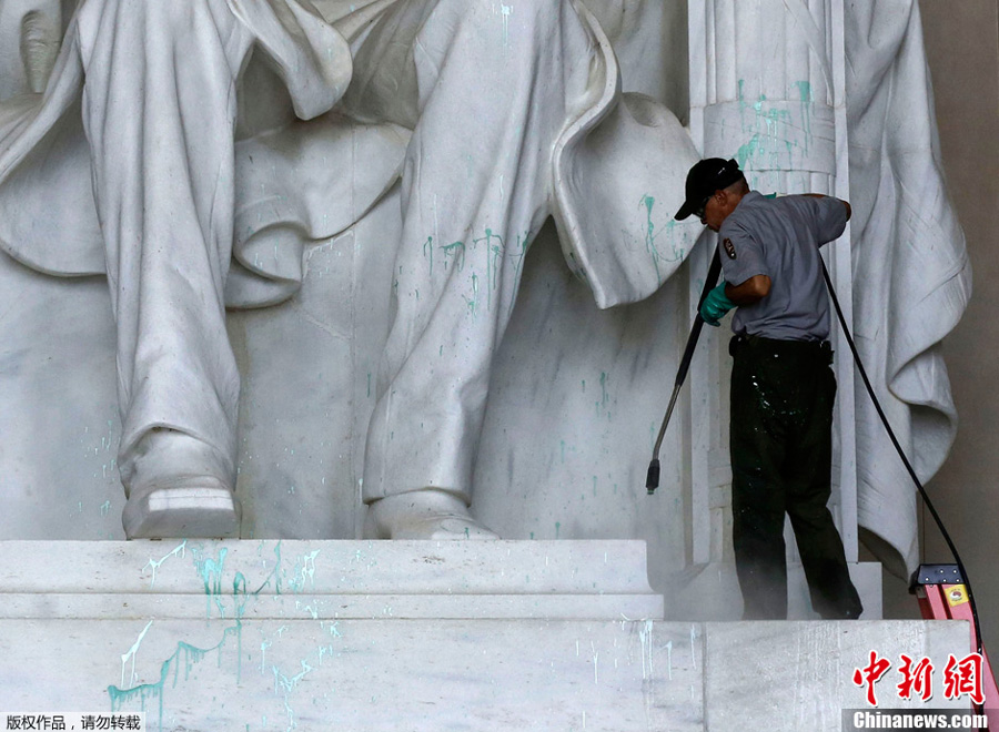 華人女子疑向華盛頓林肯紀念堂潑漆被捕