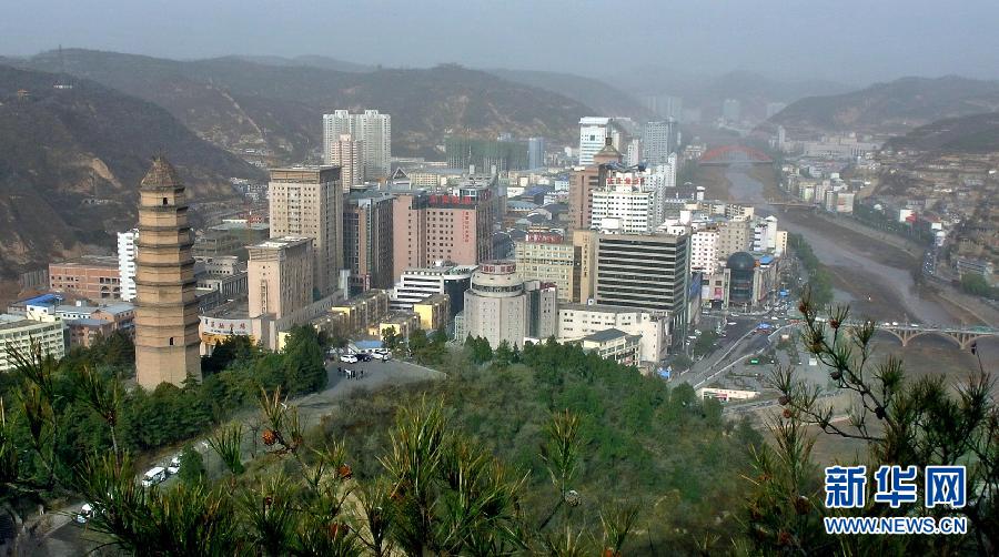 （走基层&middot;迎接十八大）（2）宝塔山见证延安巨变