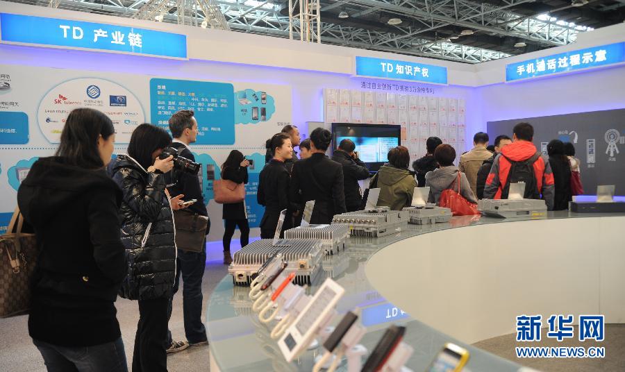 （新華網）十八大新聞中心組織境內外記者在京採訪