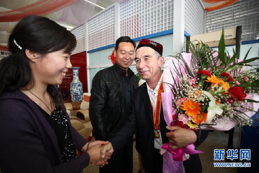 （十八大&middot;基層代表風採）（5）買買提江&middot;吾買爾：把群眾利益維護好，群眾就會擁護你