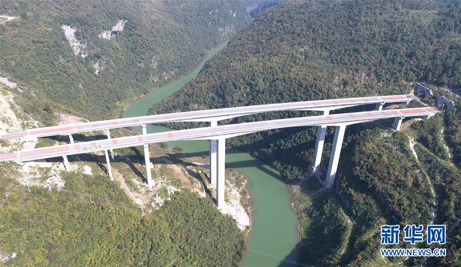 #（社会）（2）利万高速公路即将建成通车