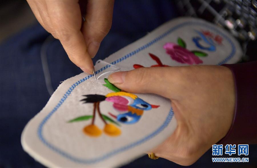#（社会）（4）土家刺绣&mdash;&mdash;千针万线绣风情