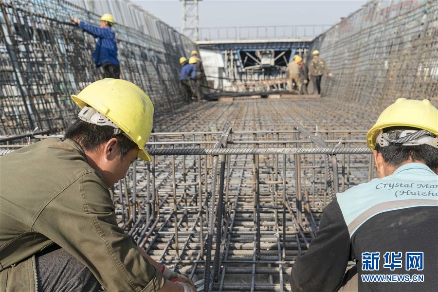 （经济）（1）中铁十一局：打造汉十高铁精品梁 