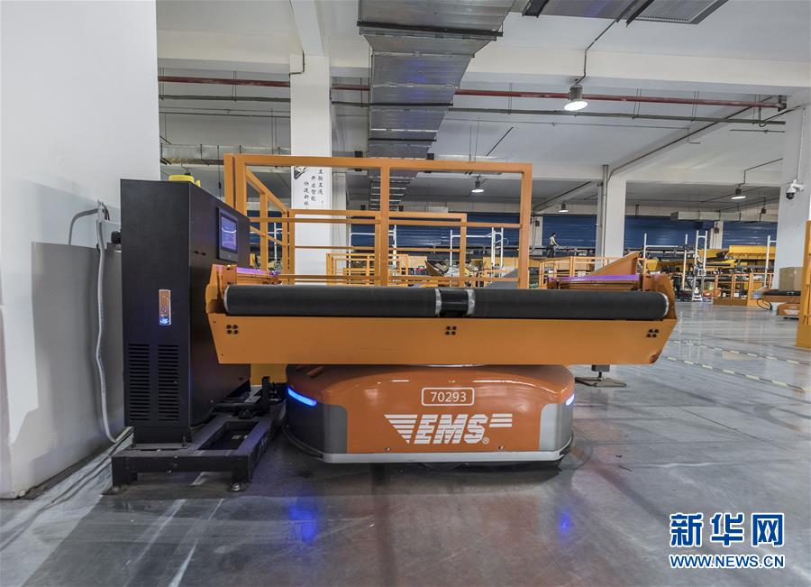 （科技）（6）机器人助力邮政快递分拣