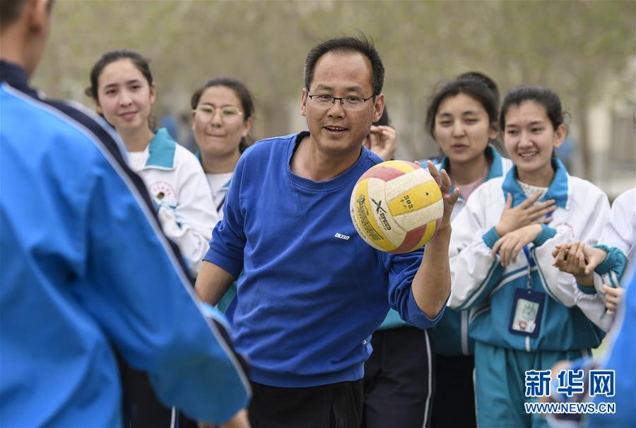 （新华全媒头条&middot;图文互动）（6）大漠小城的别样青春&mdash;&mdash;记内地青年学子扎根新疆且末教书育人
