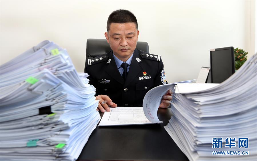 （社会）（2）依法打击“套路贷”  上海警察有妙招