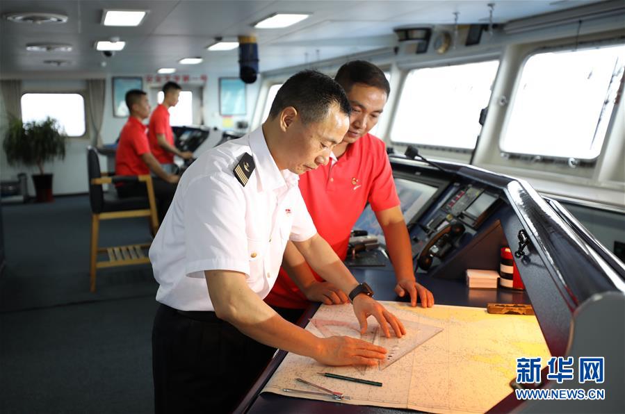 （图片故事）（8）深蓝逐梦——波峰浪谷间的“远望”