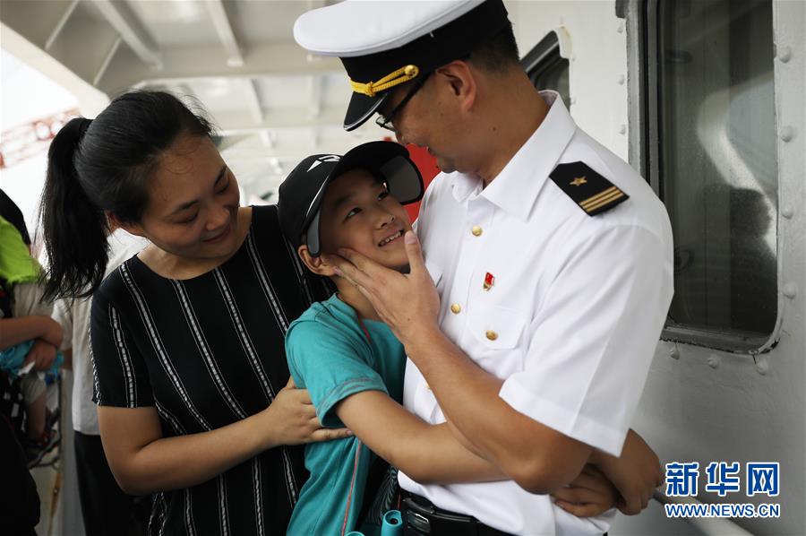 （图片故事）（13）深蓝逐梦——波峰浪谷间的“远望”