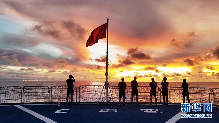 （图片故事）（14）深蓝逐梦——波峰浪谷间的“远望”