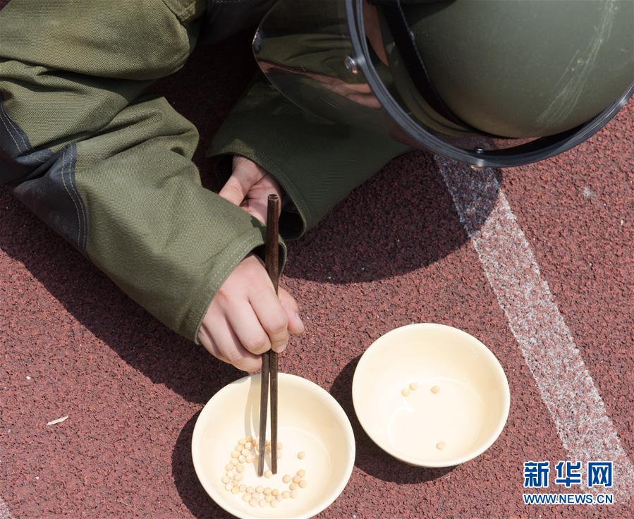 （图片故事）（3）烈日下的排爆玫瑰