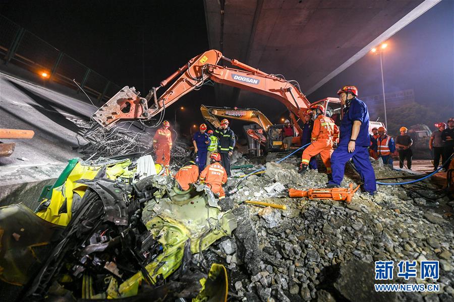 （突发事件后续）（3）无锡高架桥侧翻事故致3人死亡