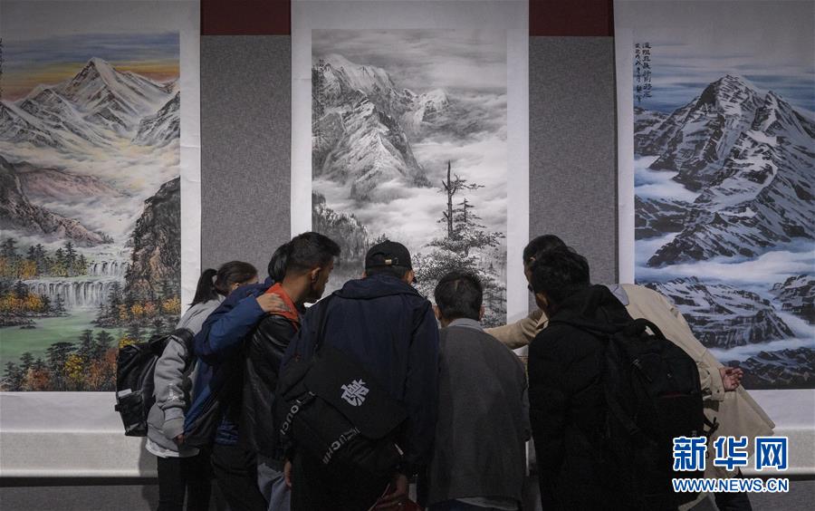 （文化）（3）高原雪山画派作品展亮相世界屋脊