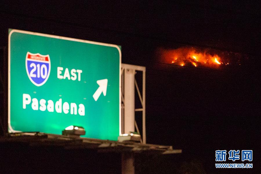 （国际）（3）“火焰山模式”重启　美国加州山火灾区进入紧急状态