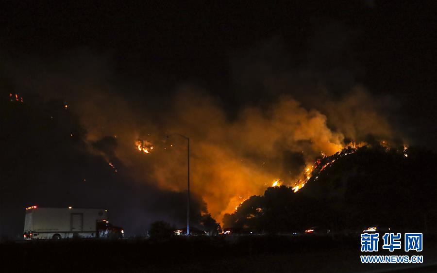 （国际）（6）“火焰山模式”重启　美国加州山火灾区进入紧急状态