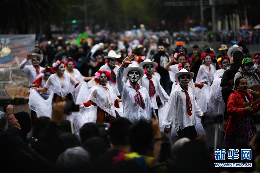 （国际）（6）墨西哥城举行亡灵节游行