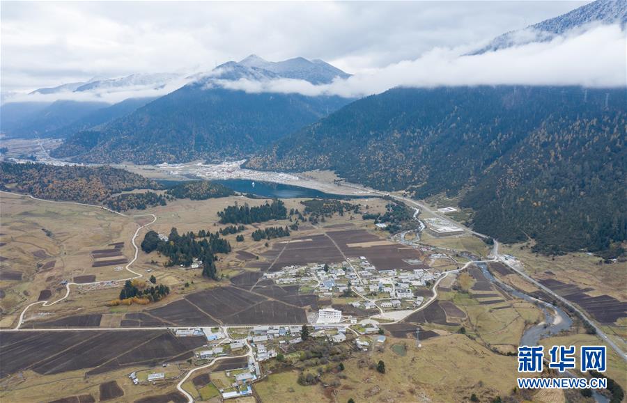 （图文互动）（2）川藏公路带动一批高原小镇日新月异