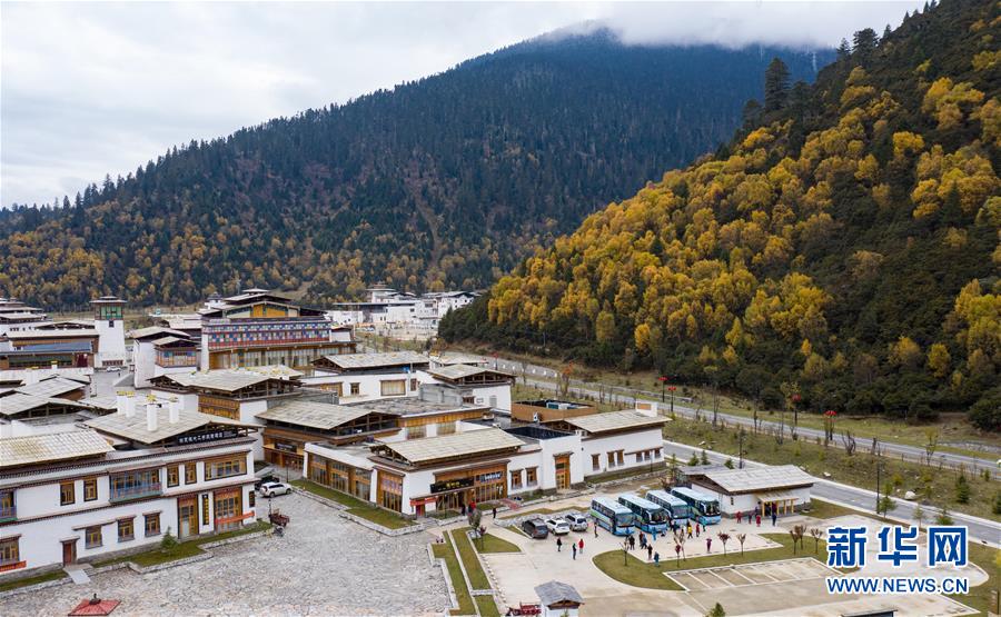 （图文互动）（4）川藏公路带动一批高原小镇日新月异