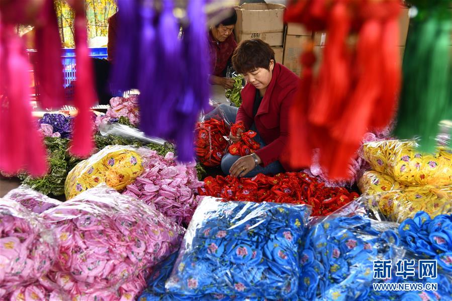 （社会）（2）山东台儿庄：小香囊鼓起致富钱包