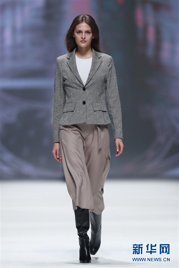 （国际）（2）Riani品牌亮相柏林秋冬时装周