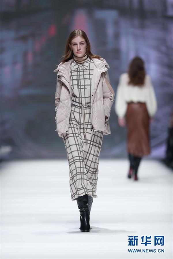 （国际）（5）Riani品牌亮相柏林秋冬时装周