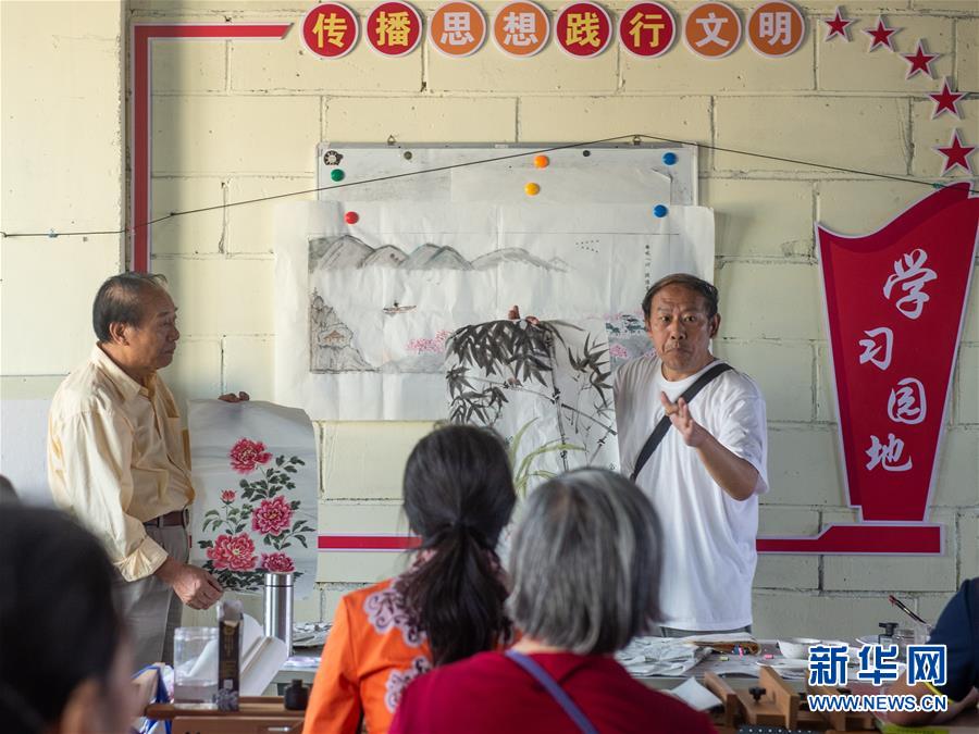 （社会）（3）“候鸟老人”找到“乐生活”