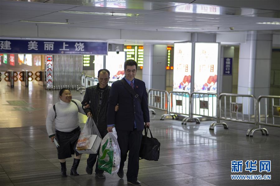 （新春走基层）（14）“暖途”——盲人夫妻归乡路