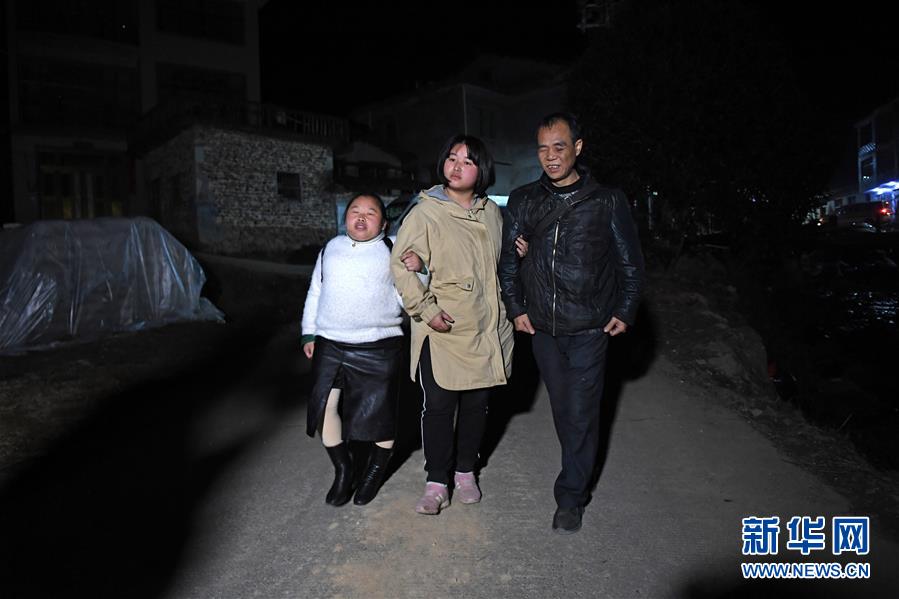 （新春走基层）（19）“暖途”——盲人夫妻归乡路