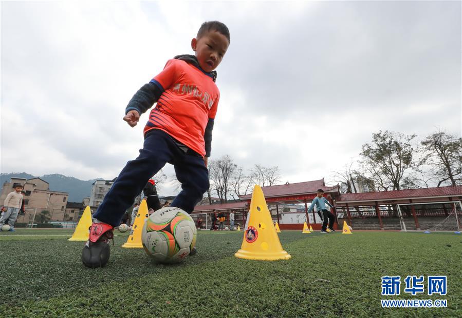 #（社会）（3）贵州玉屏：寒假足球乐