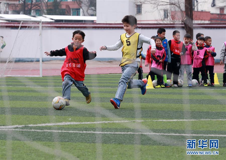 #（社会）（4）贵州玉屏：寒假足球乐