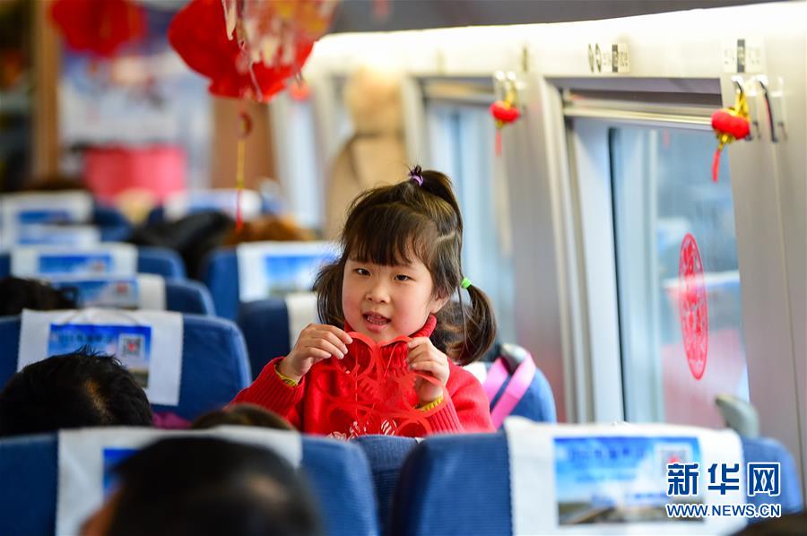 （社会）（6）江苏苏州驶出&ldquo;务工人员专列&rdquo;