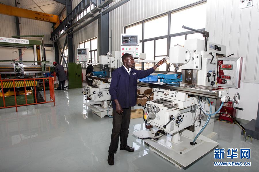 （国际&middot;图文互动）（4）中国援乌干达工业技能培训与生产中心移交