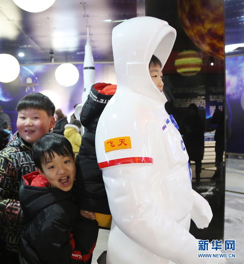 #（社会）（5）河南宝丰：寒假喜逛&ldquo;科技大集&rdquo;