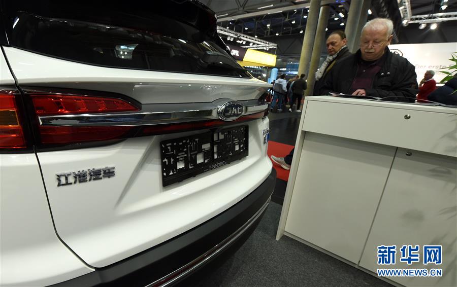 （国际）（5）维也纳车展开幕 中国电动汽车亮相