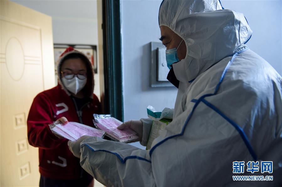 (聚焦疫情防控)(3)呼和浩特:小区临时党支部筑牢战“疫”防线