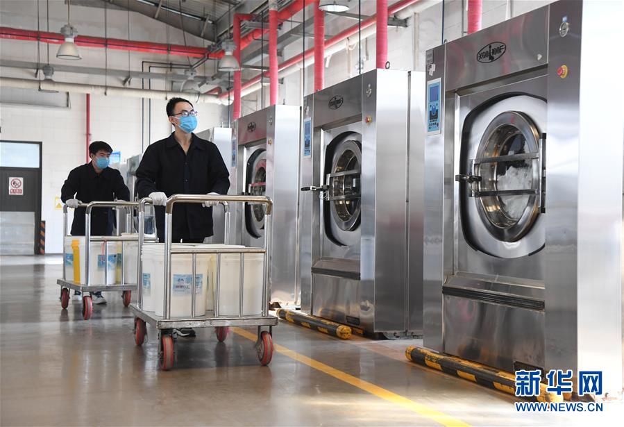 （聚焦疫情防控）（4）北京：加强列车卧具消毒 守护旅客乘车安全