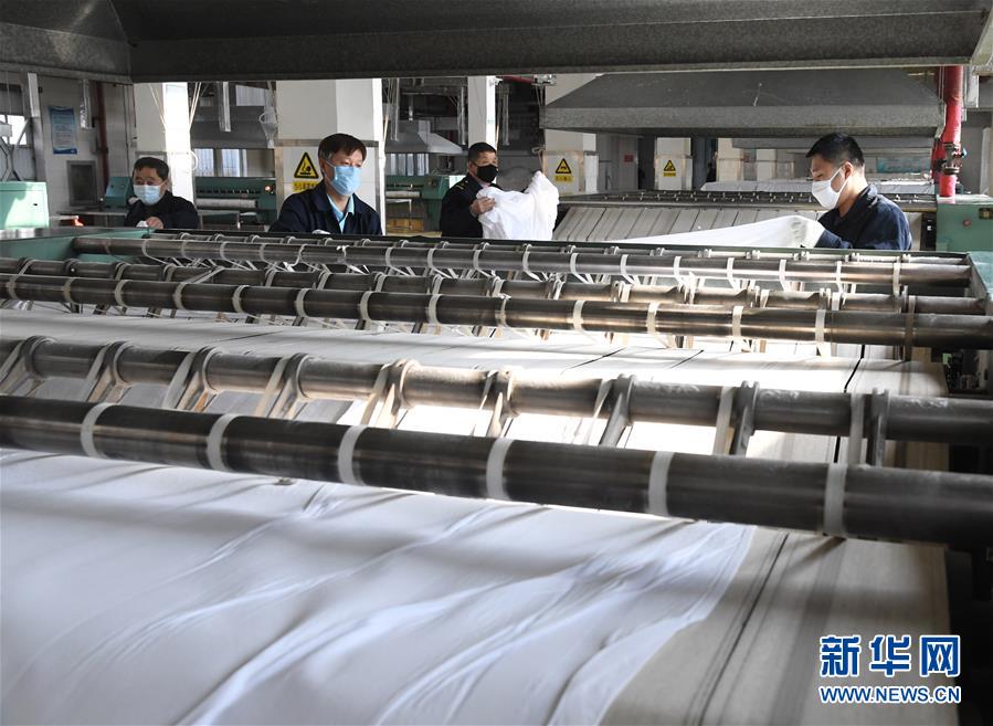 （聚焦疫情防控）（7）北京：加强列车卧具消毒 守护旅客乘车安全