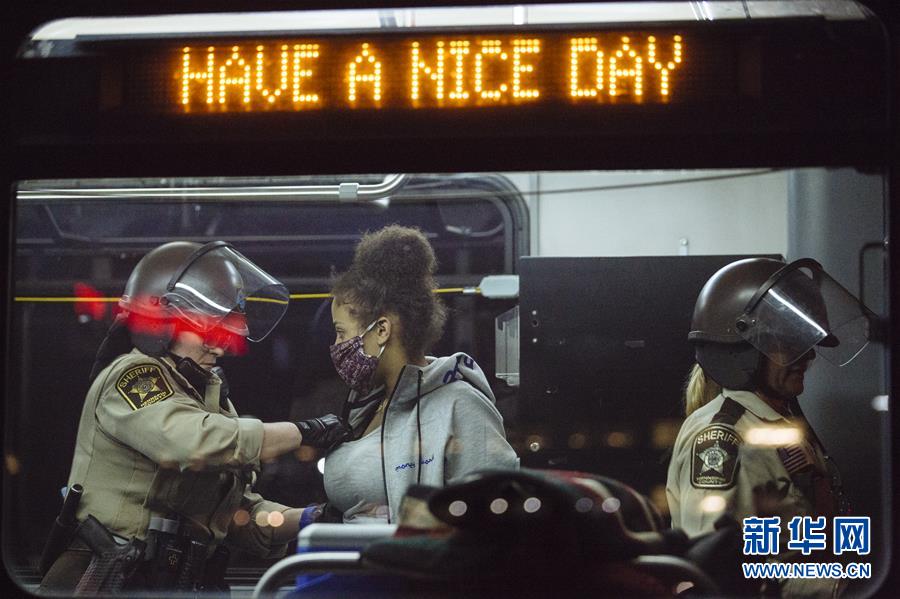 （国际）（7）美国明尼阿波利斯的抗议示威活动持续