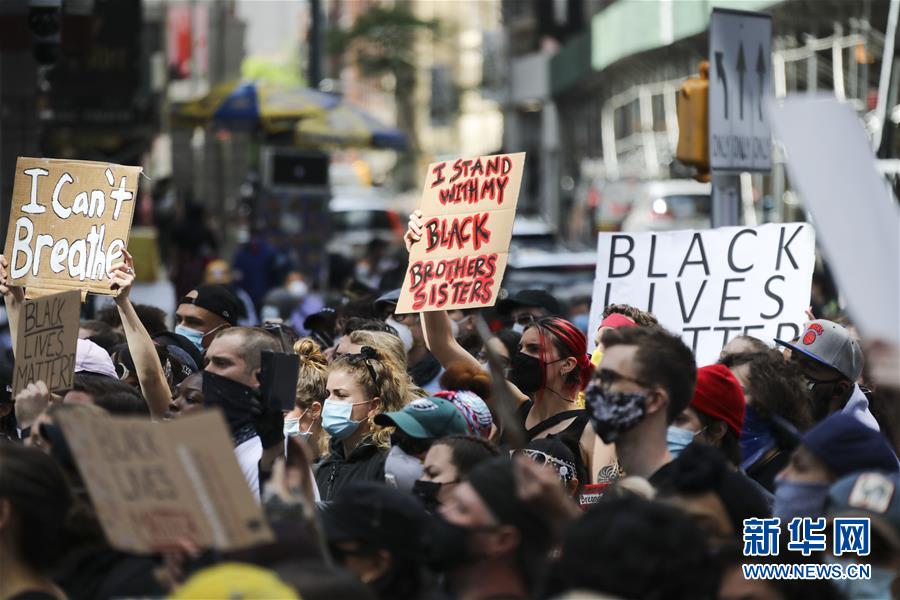 （国际）（2）纽约民众抗议警察暴力执法进入第五天