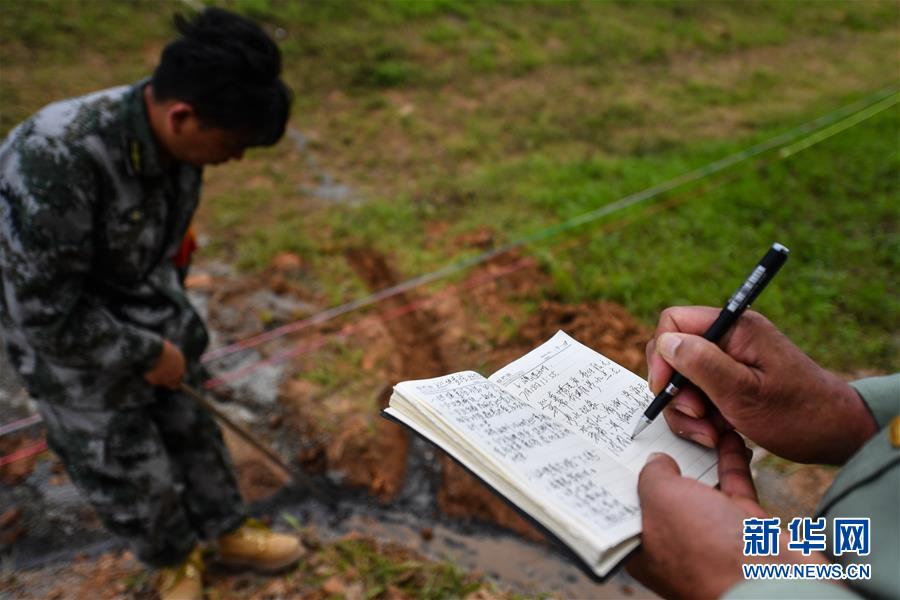 （防汛抗洪·图片故事）（9）抗洪一线“父子兵”