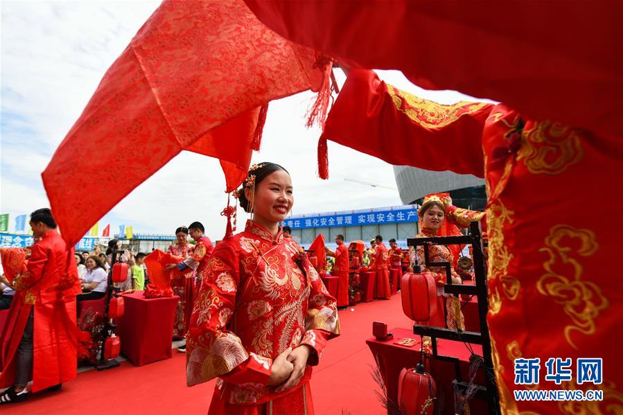 （社会）（1）“工地婚礼”见证幸福爱情