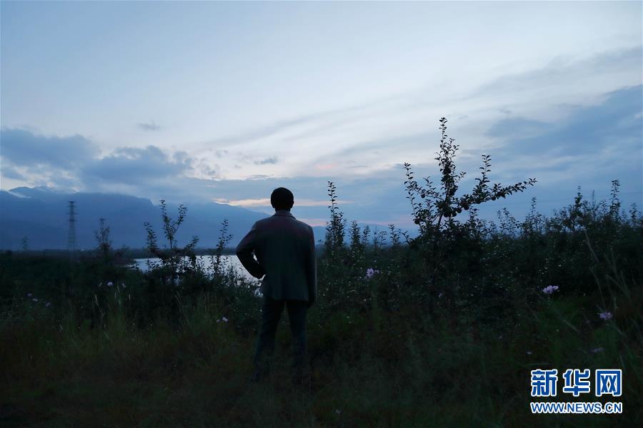 (社会)(1)“肖苹果”脱贫记