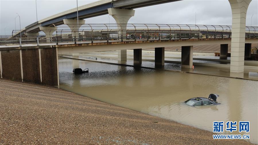 （国际）（2）热带风暴&ldquo;贝塔&rdquo;造成美国得州部分地区积水严重
