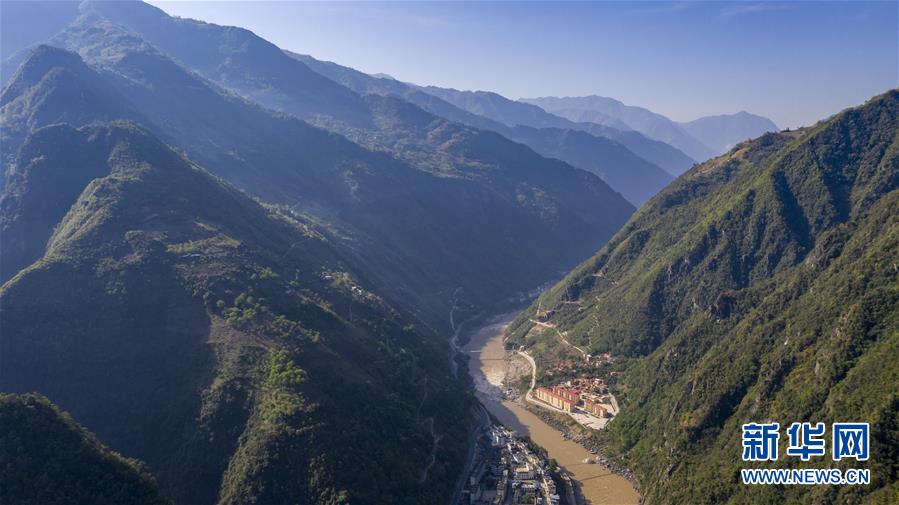 （新华全媒头条&middot;决战决胜脱贫攻坚&middot;督战未摘帽贫困县&middot;图文互动）（1）脱贫的歌声&mdash;&mdash;云南直过民族和人口较少民族共入新时代 