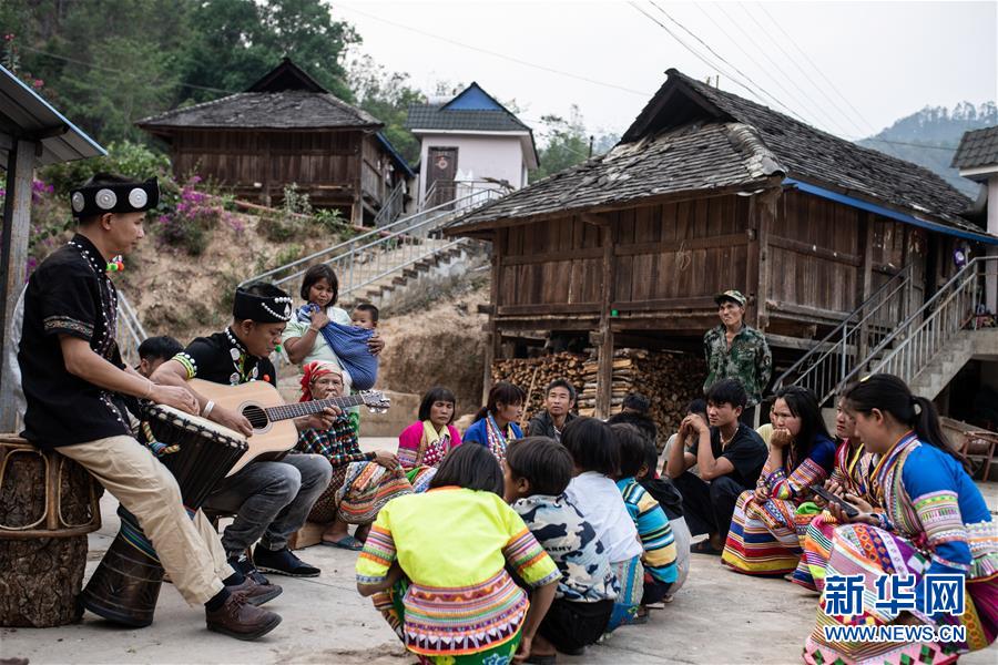 （新华全媒头条&middot;决战决胜脱贫攻坚&middot;督战未摘帽贫困县&middot;图文互动）（4）脱贫的歌声&mdash;&mdash;云南直过民族和人口较少民族共入新时代