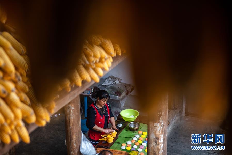 （新华全媒头条&middot;决战决胜脱贫攻坚&middot;督战未摘帽贫困县&middot;图文互动）（9）脱贫的歌声&mdash;&mdash;云南直过民族和人口较少民族共入新时代